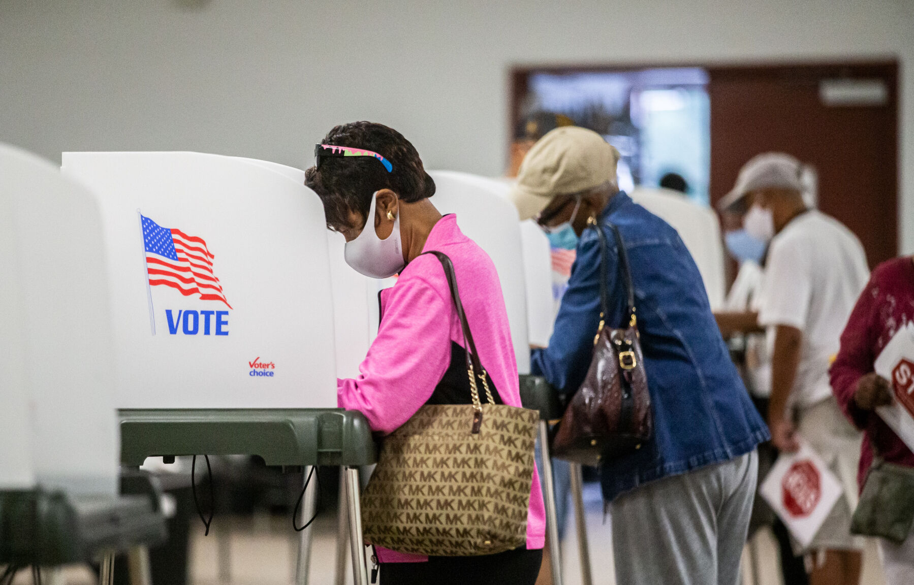 101620-nws-gnr-early-voting-gallery